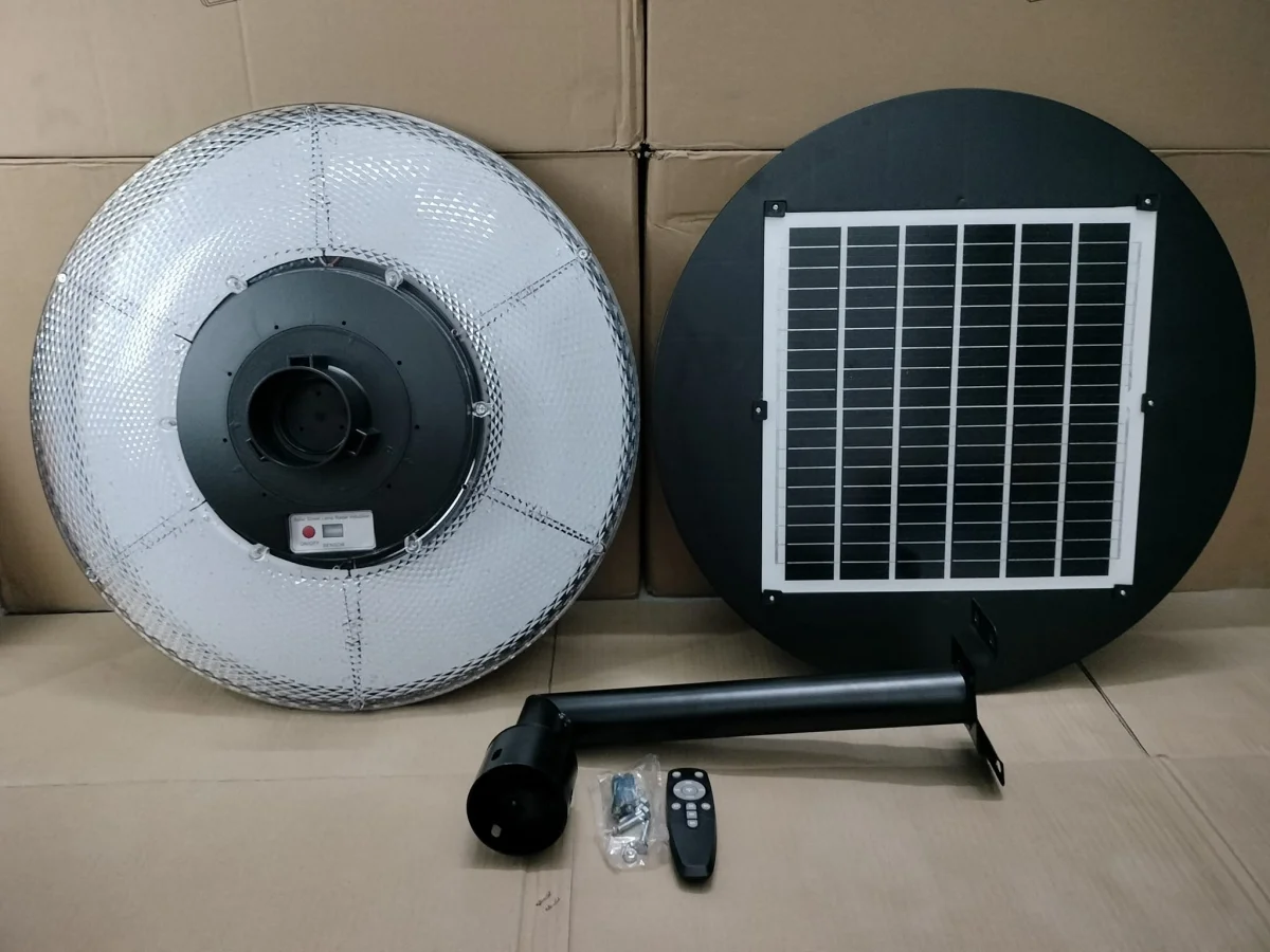 ĐÈN NĂNG LƯỢNG MẶT TRỜI SÂN VƯỜN - UFO 1000W